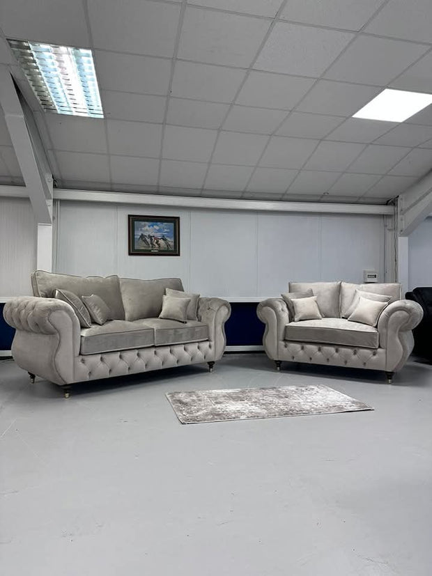 Royale RIO chesterfield sofa [ silver ]