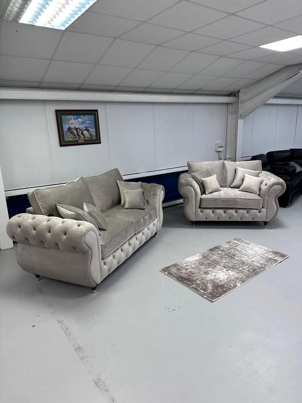 Royale RIO chesterfield sofa [ silver ]