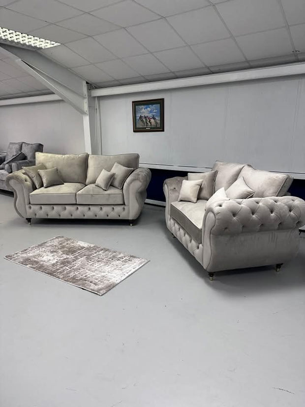 Royale RIO chesterfield sofa [ silver ]