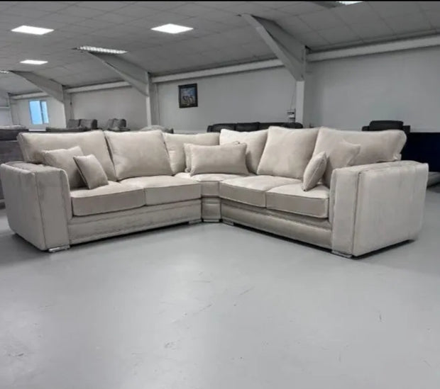 2C2 LAYLA SOFA in ice