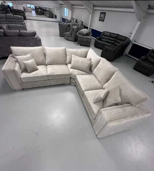 2C2 LAYLA SOFA in ice